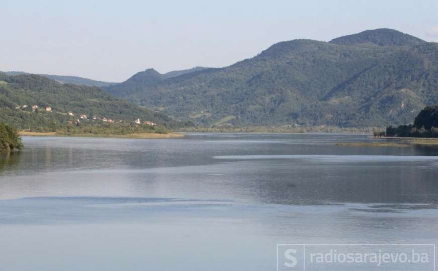 Policija traži pomoć pri identifikaciji: U Drinskom jezeru pronađeno tijelo